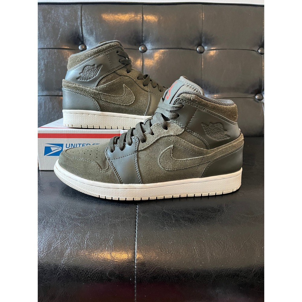Jordan 1 Mid Sequoia